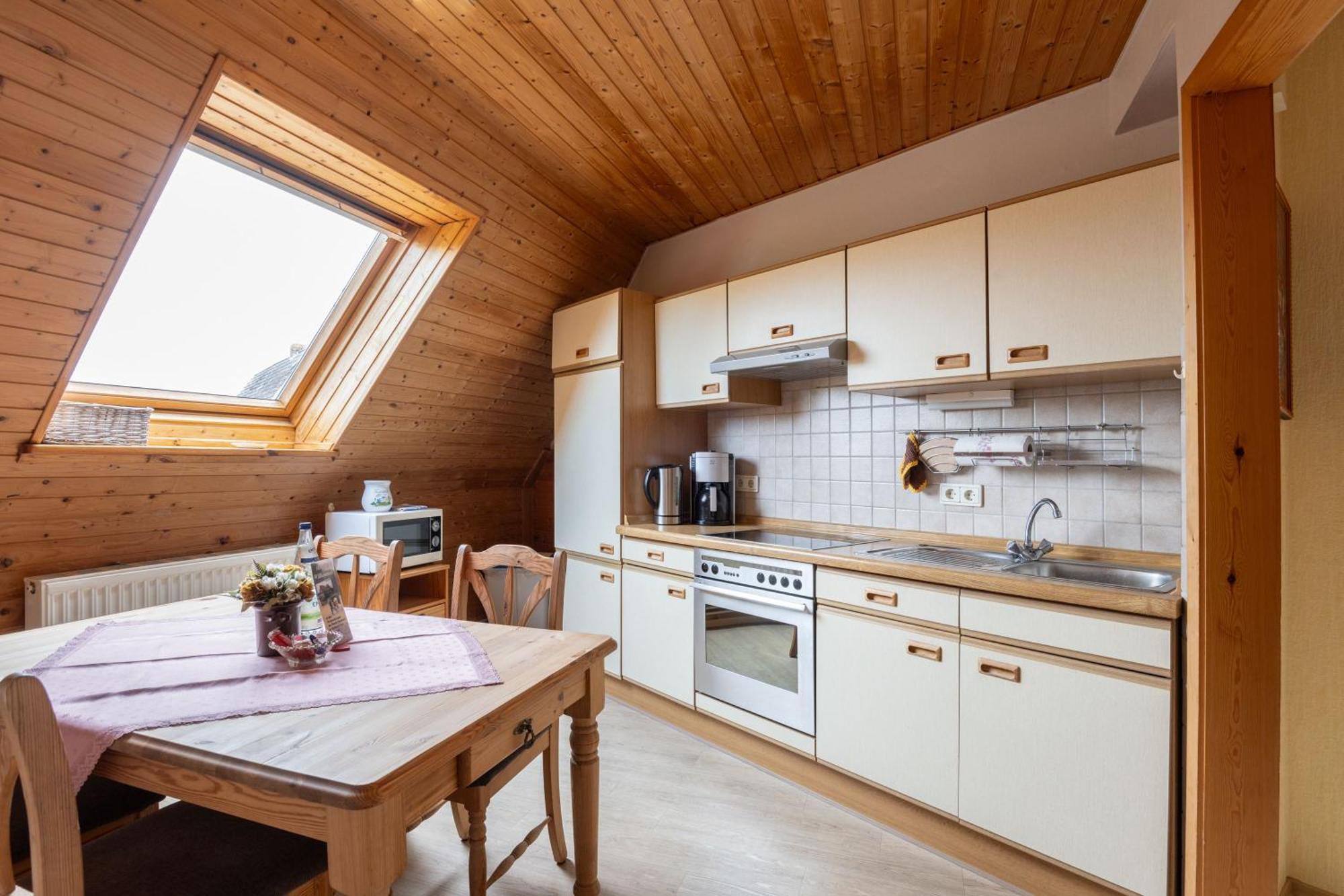 Ferienwohnungen Engelmann, 35107 Holtland Exteriör bild